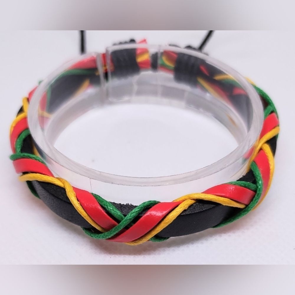New leather bracelet braided black Red green men's e91
